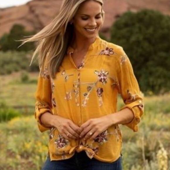 Fig and Flower Women’s Floral Embroidered Tunic Top Blouse Mustard Yellow 1X - Picture 1 of 10